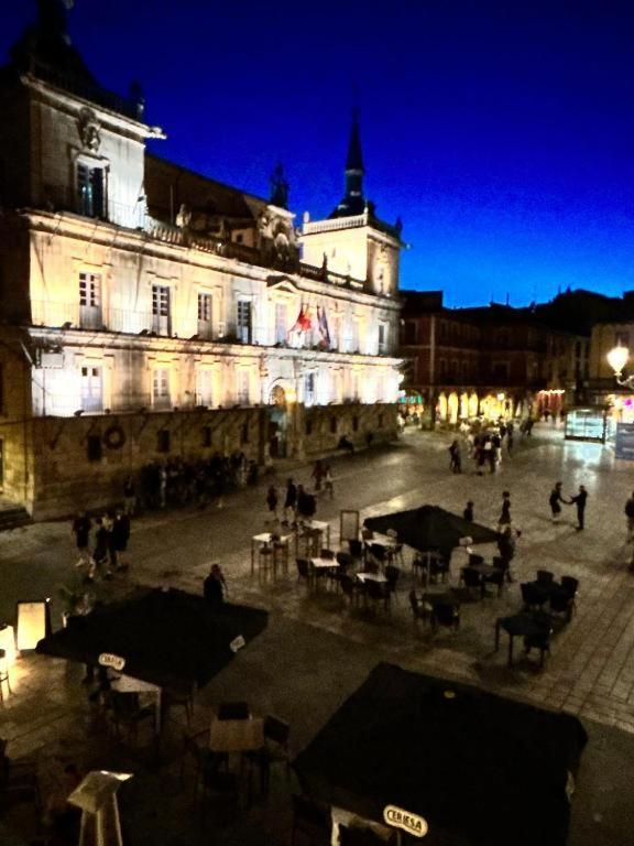 Arquitecto De La Vida- Plaza Mayor León Exteriör bild
